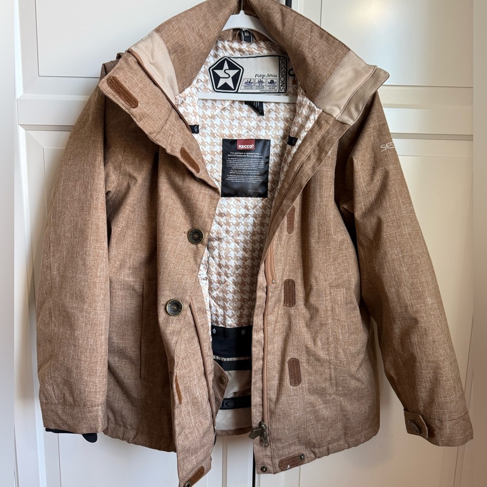 Sessions Ski Jacket. Detachable Hood. Size M.
